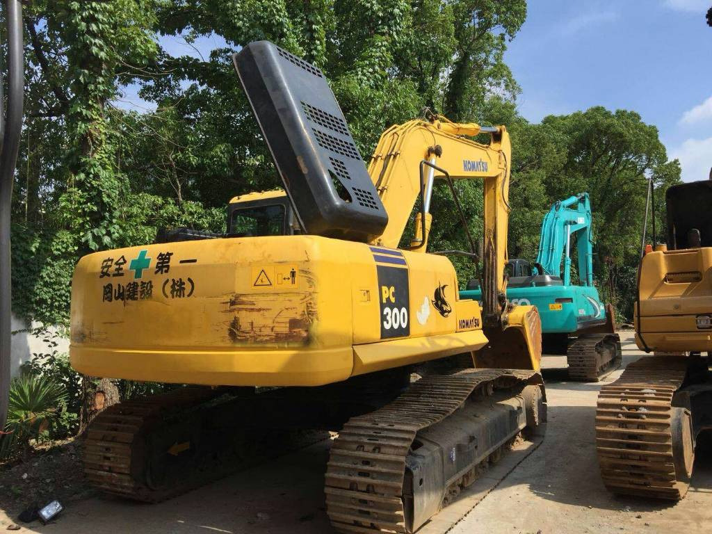Komatsu PC300 - 履带式挖掘机:图1 Komatsu PC300 - 履带式挖掘机:图1