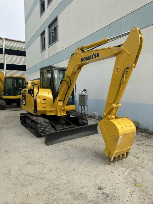 Komatsu PC56 - 小型挖掘机:图1 Komatsu PC56 - 小型挖掘机:图1