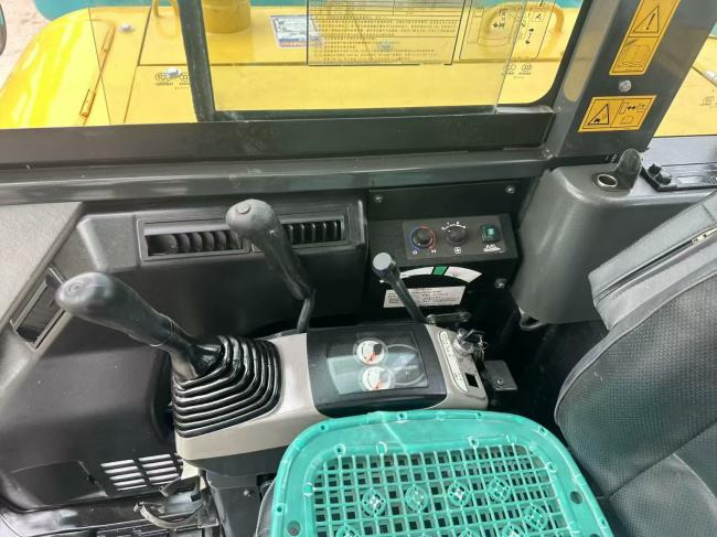 Komatsu PC56 - 小型挖掘机:图4 Komatsu PC56 - 小型挖掘机:图4
