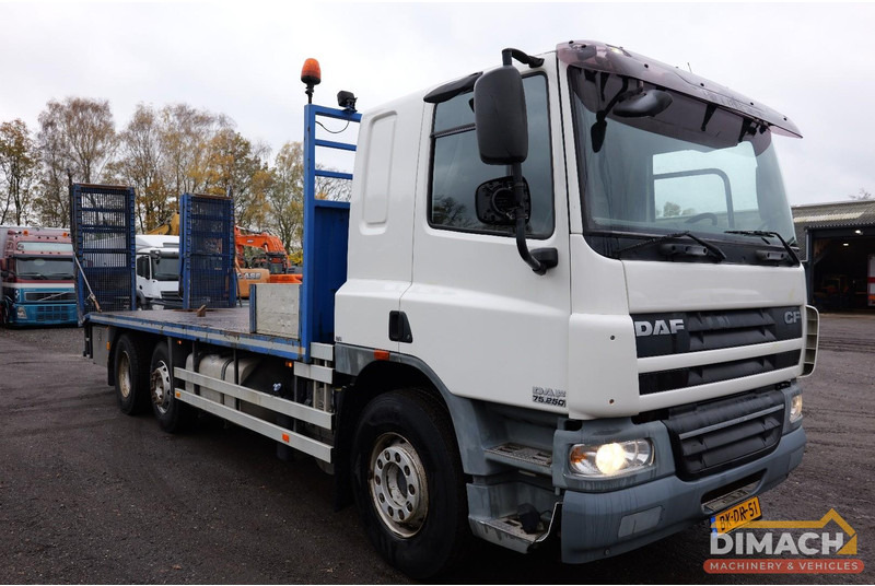 DAF FAG CF 75 Oprijwagen met hydraulische kleppen 6x2*4 - airco - 16.150 KG - 驾驶室底盘卡车:图4 DAF FAG CF 75 Oprijwagen met hydraulische kleppen 6x2*4 - airco - 16.150 KG - 驾驶室底盘卡车:图4
