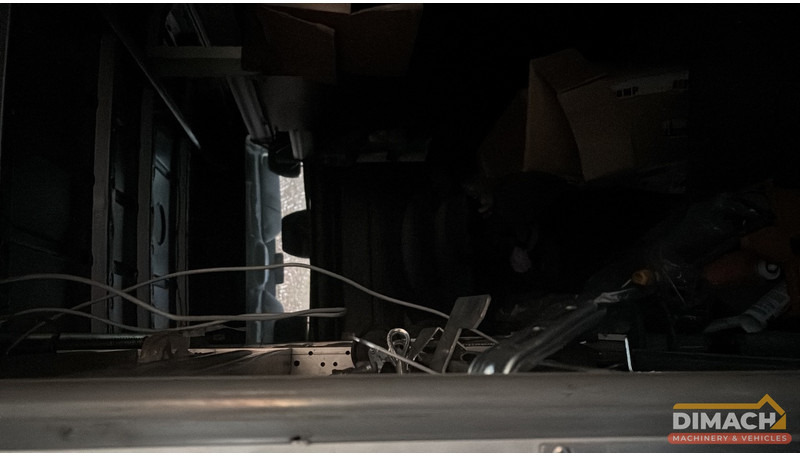 Volkswagen Crafter Motorschade engine problem - 1 injector broken L2H1 trekhaak tempomat klima airco - 无侧窗厢式货车:图5 Volkswagen Crafter Motorschade engine problem - 1 injector broken L2H1 trekhaak tempomat klima airco - 无侧窗厢式货车:图5