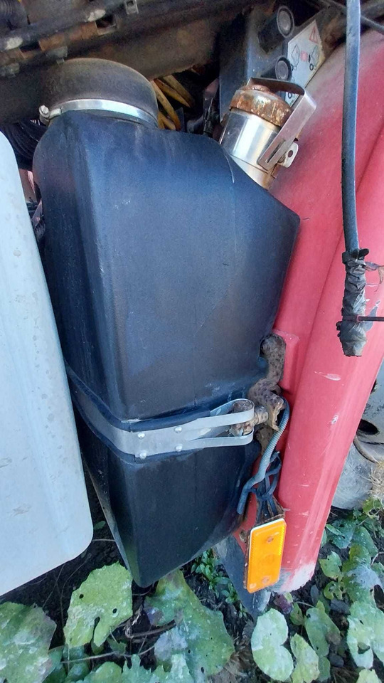 Zbiornik AdBlue IVECO STRALIS 500 - 燃料系统:图2 Zbiornik AdBlue IVECO STRALIS 500 - 燃料系统:图2