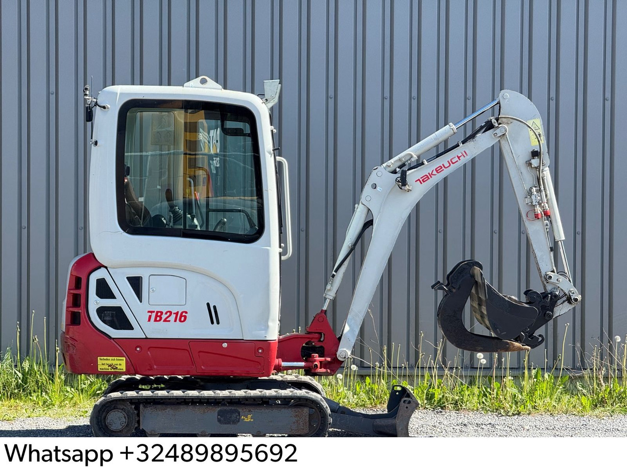 Takeuchi TB216 - 小型挖掘机:图1 Takeuchi TB216 - 小型挖掘机:图1