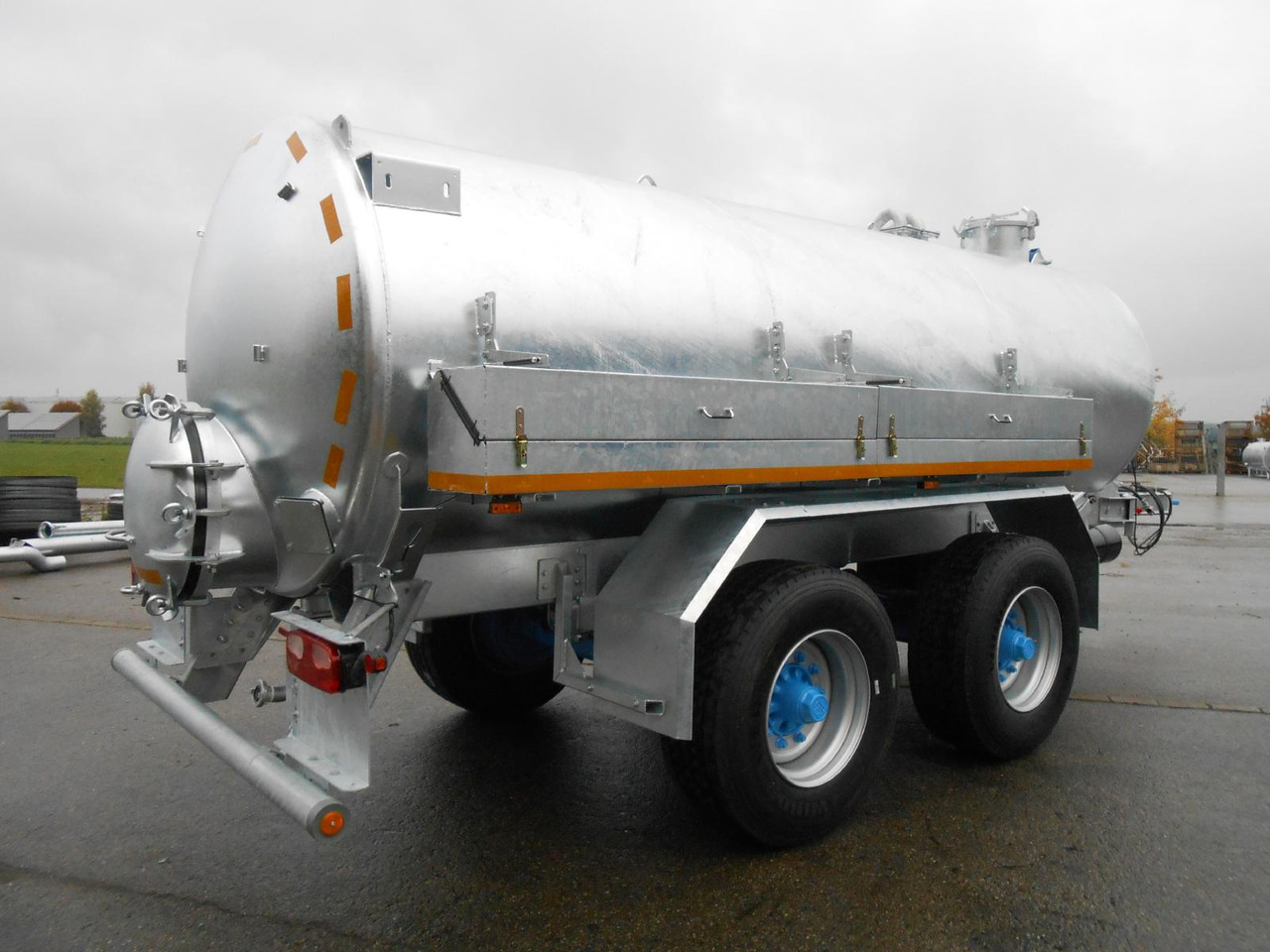 M-Vac 12000l / Wasserfass M-Vac 12000l (12m³) Wasserfass / Wassertank mit 80 km/h Zulassung - 液罐拖车:图2 M-Vac 12000l / Wasserfass M-Vac 12000l (12m³) Wasserfass / Wassertank mit 80 km/h Zulassung - 液罐拖车:图2