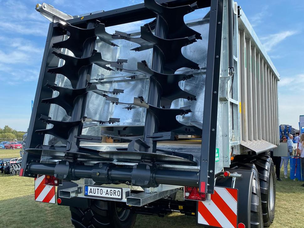 Auto-Agro Mistreuer / Manure spreader / Epandeur à fumier / Rimorchio spandiconcime / Разбрасыватель органических удобрений / Rozrzutnik obornika Tandem N268 - 撒肥机:图4 Auto-Agro Mistreuer / Manure spreader / Epandeur à fumier / Rimorchio spandiconcime / Разбрасыватель органических удобрений / Rozrzutnik obornika Tandem N268 - 撒肥机:图4