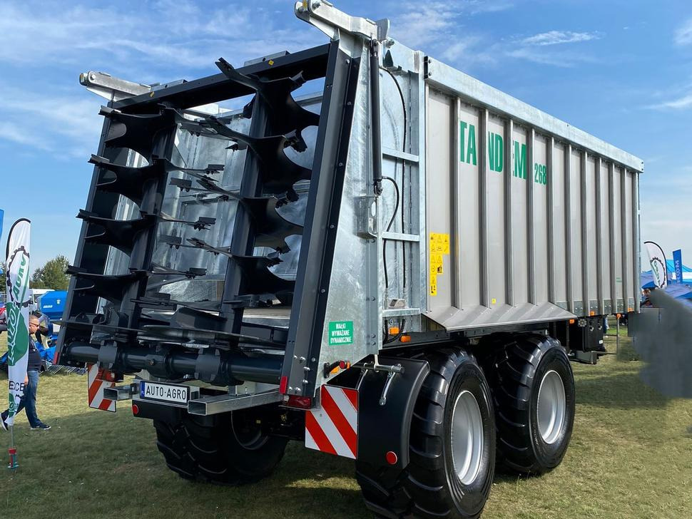 Auto-Agro Mistreuer / Manure spreader / Epandeur à fumier / Rimorchio spandiconcime / Разбрасыватель органических удобрений / Rozrzutnik obornika Tandem N268 - 撒肥机:图1 Auto-Agro Mistreuer / Manure spreader / Epandeur à fumier / Rimorchio spandiconcime / Разбрасыватель органических удобрений / Rozrzutnik obornika Tandem N268 - 撒肥机:图1