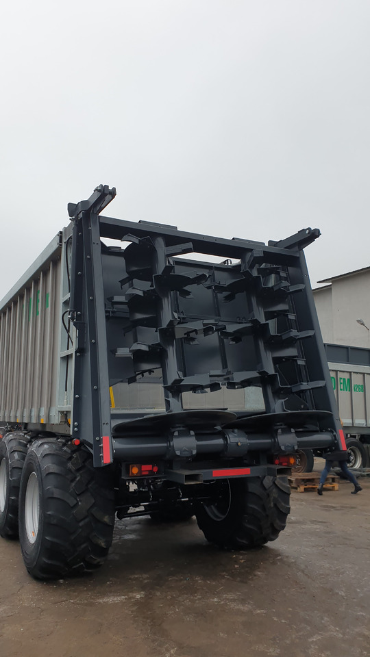 新的 撒肥机 Auto-Agro Miststreuer / Manure spreader / Epandeur à fumier / Rimorchio spandiconcime / Abonadora / Разбрасыватель органических удобрений / Rozrzutnik obornika Tandem N268：图24