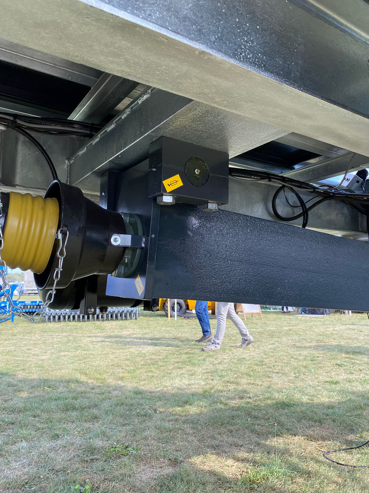 新的 撒肥机 Auto-Agro Miststreuer / Manure spreader / Epandeur à fumier / Rimorchio spandiconcime / Abonadora / Разбрасыватель органических удобрений / Rozrzutnik obornika Tandem N268：图13