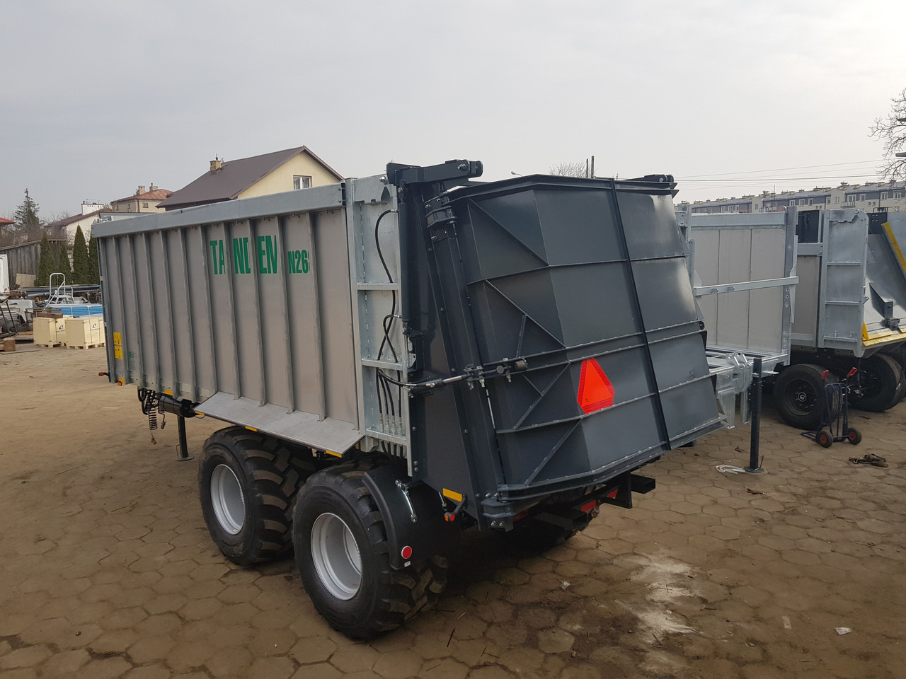 新的 撒肥机 Auto-Agro Miststreuer / Manure spreader / Epandeur à fumier / Rimorchio spandiconcime / Abonadora / Разбрасыватель органических удобрений / Rozrzutnik obornika Tandem N268：图22