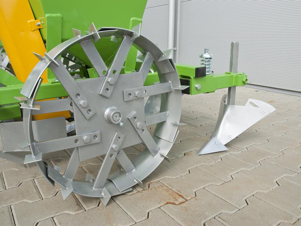 Bomet Kartoffelpflanzmaschine / Potato planter / Planteuse de pomme de terre / Piantapatate / Sadzarka ziemniaków - 马铃薯种植机:图3 Bomet Kartoffelpflanzmaschine / Potato planter / Planteuse de pomme de terre / Piantapatate / Sadzarka ziemniaków - 马铃薯种植机:图3