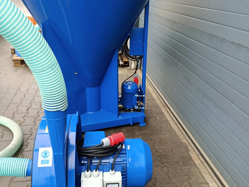 Dozamech Getreidebrecher / Grain crusher / Broyeur à grains / Trituratore / Измельчитель / Rozdrabniacz - 牲畜设备:图4 Dozamech Getreidebrecher / Grain crusher / Broyeur à grains / Trituratore / Измельчитель / Rozdrabniacz - 牲畜设备:图4