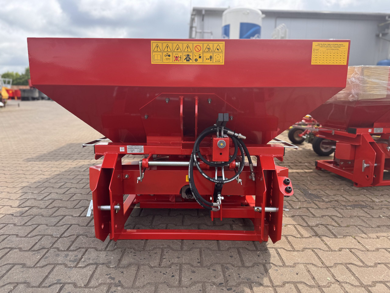 JAR-MET Düngerstreuer / Fertilizer spreader / Epandeur d'engrais / Rozsiewacz nawozu 800 kg - 肥料撒施机:图2 JAR-MET Düngerstreuer / Fertilizer spreader / Epandeur d'engrais / Rozsiewacz nawozu 800 kg - 肥料撒施机:图2