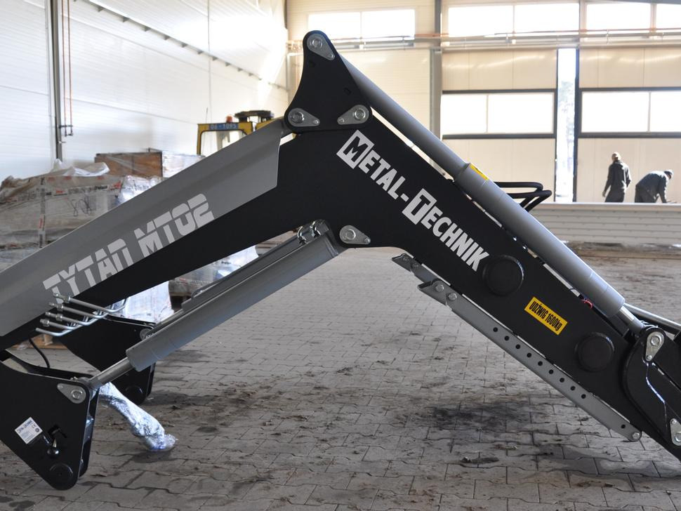METAL-TECHNIK Frontlader / Front loader / Chargeur frontal / Caricatore frontale / Cargador fronta / Фронтальный погрузчик / Ładowacz czołowy Tytan MT-02 - 牵引车前端装载机 适用于 附件:图5 METAL-TECHNIK Frontlader / Front loader / Chargeur frontal / Caricatore frontale / Cargador fronta / Фронтальный погрузчик / Ładowacz czołowy Tytan MT-02 - 牵引车前端装载机 适用于 附件:图5