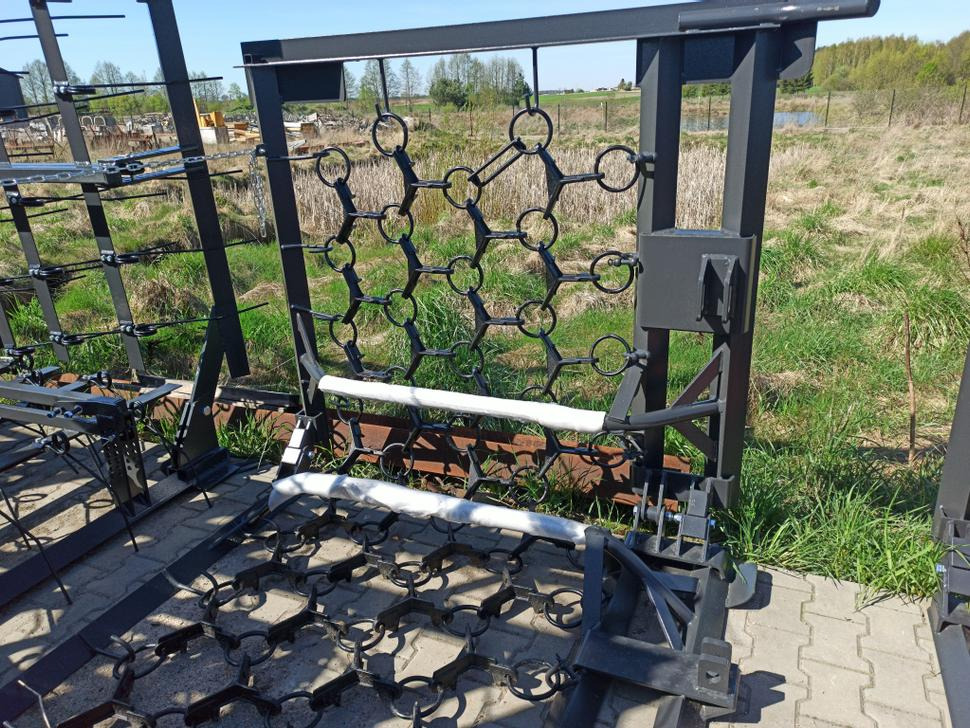 METAL-TECHNIK Wiesenegge / Meadow harrow / Herse de prairie / Strigliatrice / Полевая волокуша / Włóka łąkowa 8 m - 链耙:图4 METAL-TECHNIK Wiesenegge / Meadow harrow / Herse de prairie / Strigliatrice / Полевая волокуша / Włóka łąkowa 8 m - 链耙:图4