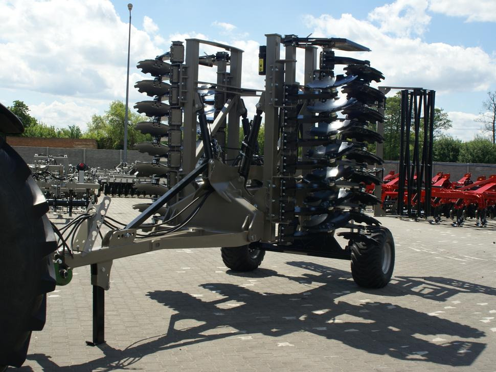 ROLEX Hydraulische Scheibenegge / Hydraulic discs harrow / Dechaumeur à disques / Erpice a dischi / Гидравлическая дисковая борона / Brona talerzowa hydraulicznie składana ciężka 4 m - 圆盘耙:图2 ROLEX Hydraulische Scheibenegge / Hydraulic discs harrow / Dechaumeur à disques / Erpice a dischi / Гидравлическая дисковая борона / Brona talerzowa hydraulicznie składana ciężka 4 m - 圆盘耙:图2