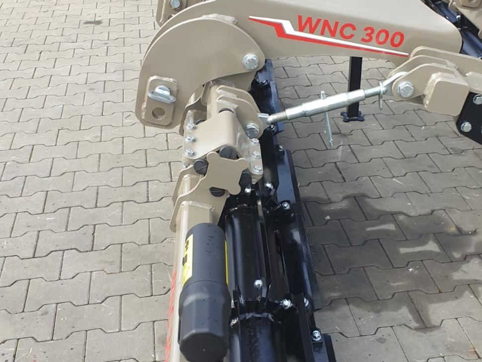 ROLEX Messerwalze / Knife roller cutter / Rouleau couteau / Rullo a coltelli / Каток ножничного типа / Wał nożowy 3 m - 农场碾压机:图2 ROLEX Messerwalze / Knife roller cutter / Rouleau couteau / Rullo a coltelli / Каток ножничного типа / Wał nożowy 3 m - 农场碾压机:图2