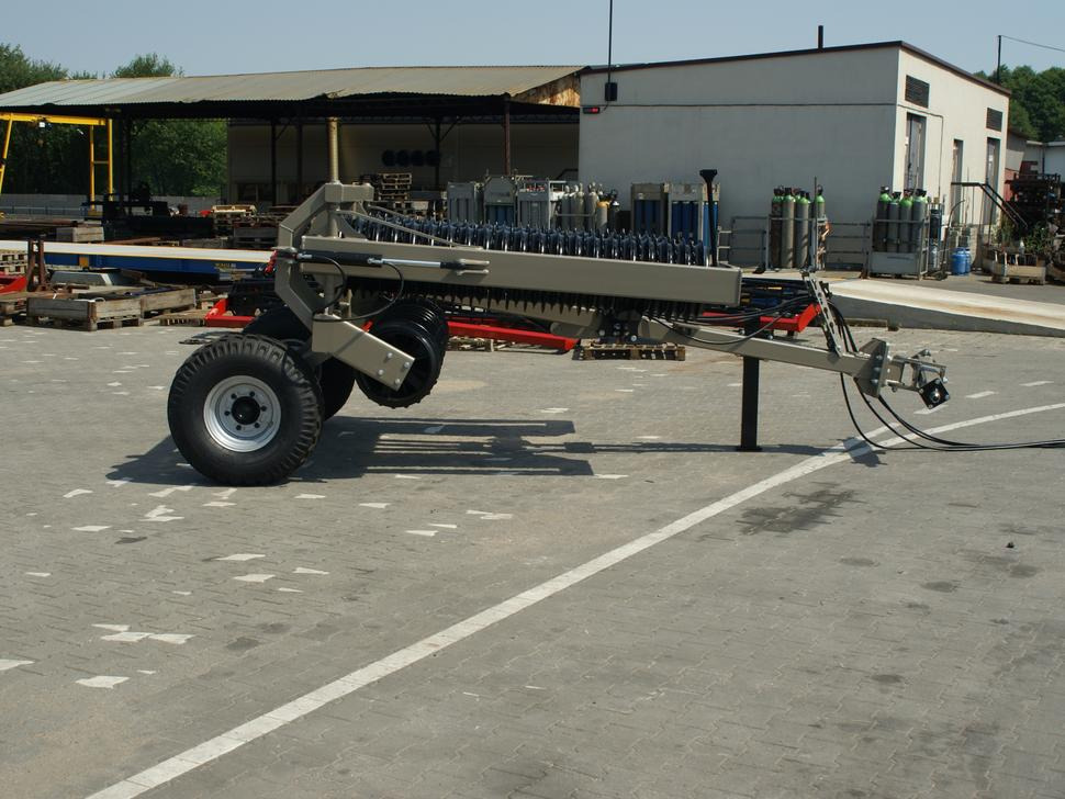 Rolex Ackerwalze / Sowing roller / Rouleau Cambridge / Attrezzi per rullatura / Rodillo / Посевной каток / Wał posiewny 6,3 m - 农场碾压机:图3 Rolex Ackerwalze / Sowing roller / Rouleau Cambridge / Attrezzi per rullatura / Rodillo / Посевной каток / Wał posiewny 6,3 m - 农场碾压机:图3