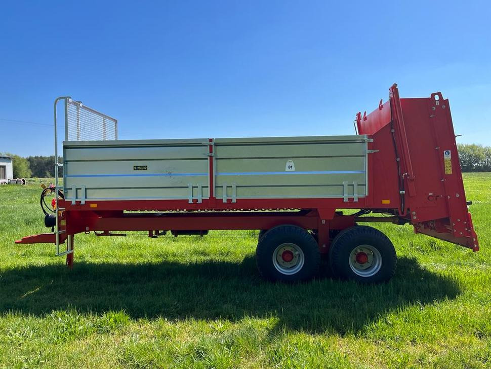 Roltrans Miststreuer / Manure spreader / Épandeur à fumier / Spandiletame / Разбрасыватель органических удобрений / Rozrzutnik obornika N250/32 JAMNIK 8 t - 撒肥机:图2 Roltrans Miststreuer / Manure spreader / Épandeur à fumier / Spandiletame / Разбрасыватель органических удобрений / Rozrzutnik obornika N250/32 JAMNIK 8 t - 撒肥机:图2