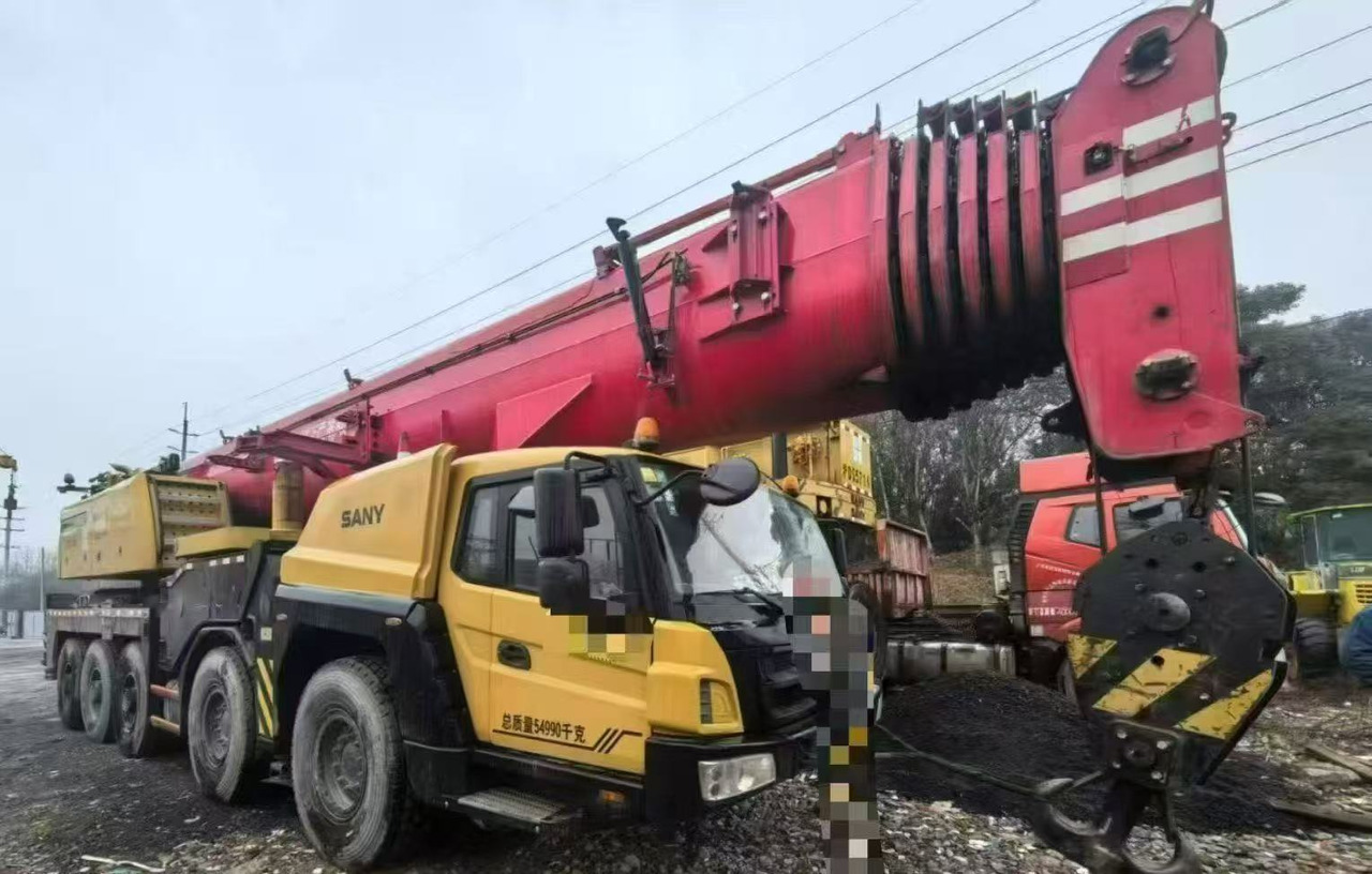 SANY STC1000T7 - 移动式起重机:图3 SANY STC1000T7 - 移动式起重机:图3