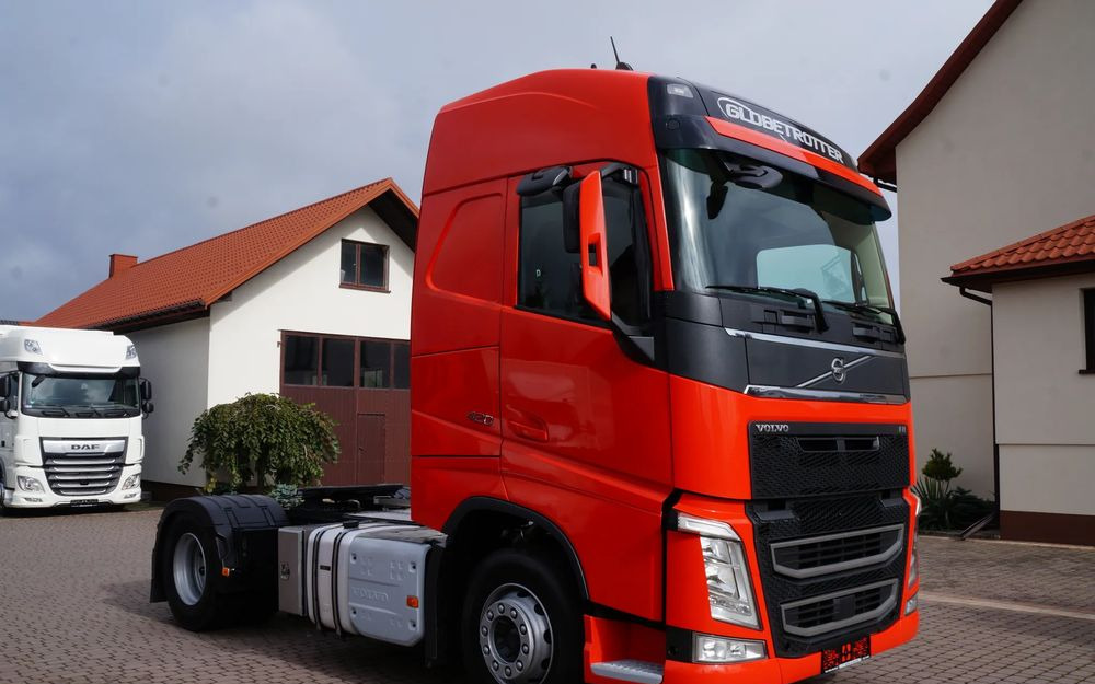 Volvo FH 4 EURO 6 GLOBETROTTER NISKI PRZEBIEG PEŁEN SERWIS - 牵引车:图2 Volvo FH 4 EURO 6 GLOBETROTTER NISKI PRZEBIEG PEŁEN SERWIS - 牵引车:图2