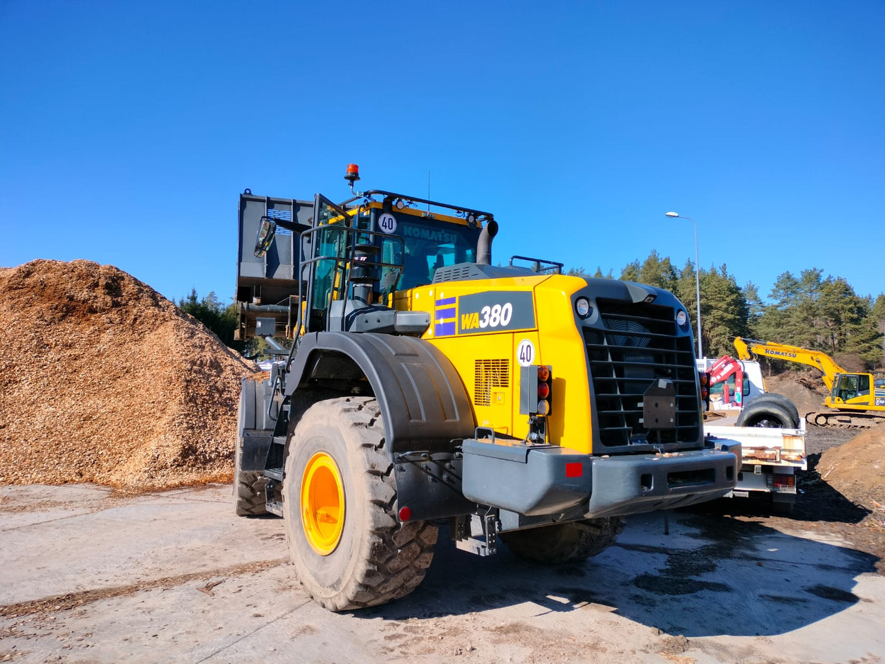 KOMATSU WA380 - 轮式装载机:图4 KOMATSU WA380 - 轮式装载机:图4
