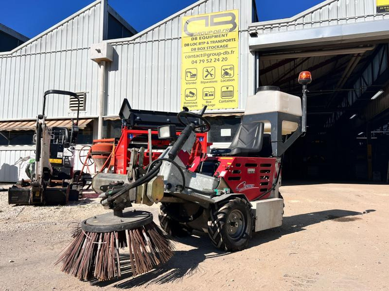 Cochet Balayeuse de désherbage automotrice Gecko (NET DE TVA) - 工业清扫机:图1 Cochet Balayeuse de désherbage automotrice Gecko (NET DE TVA) - 工业清扫机:图1