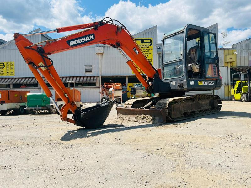 DOOSAN DH55 MINI PELLE 5T - 小型挖掘机:图1 DOOSAN DH55 MINI PELLE 5T - 小型挖掘机:图1