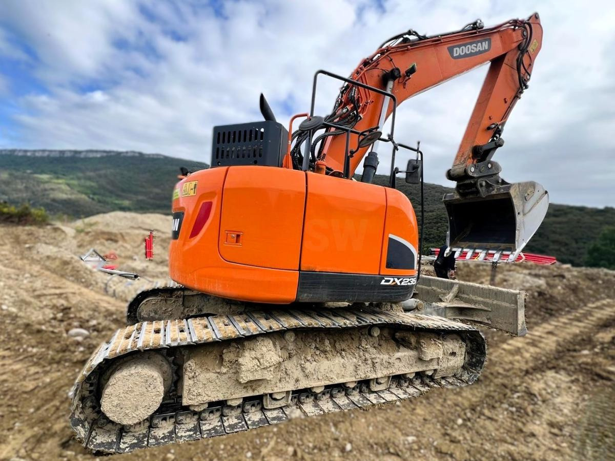 Doosan DX235 LCR-5 PELLE A CHENILLES 26T - 履带式挖掘机:图4 Doosan DX235 LCR-5 PELLE A CHENILLES 26T - 履带式挖掘机:图4