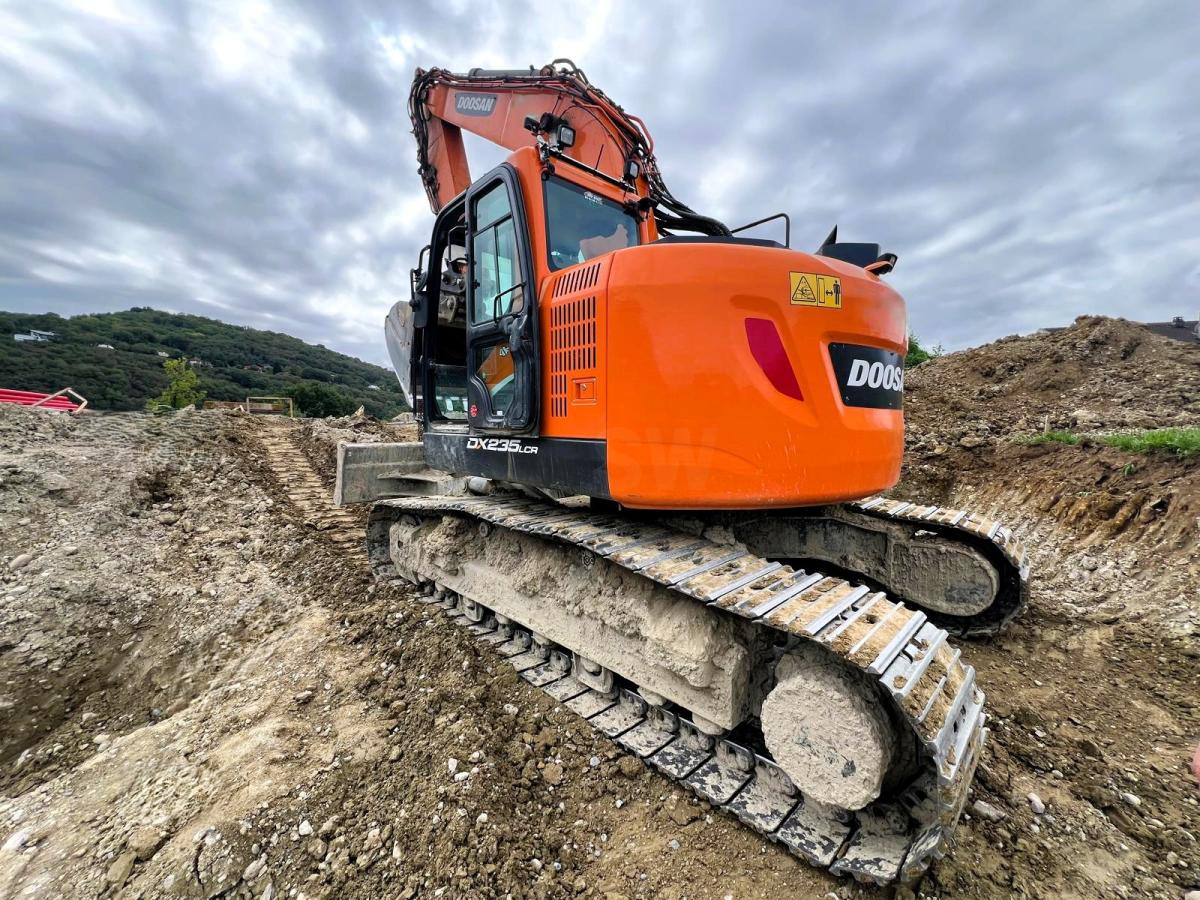 Doosan DX235 LCR-5 PELLE A CHENILLES 26T - 履带式挖掘机:图2 Doosan DX235 LCR-5 PELLE A CHENILLES 26T - 履带式挖掘机:图2