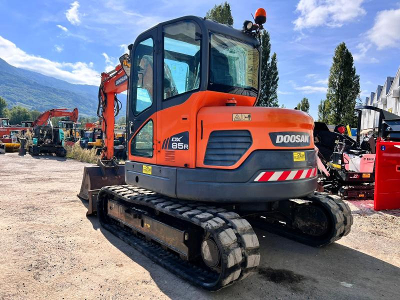 Doosan DX85R-3 PELLE A CHENILLES 8,5T PELLE A CHENILLES 8,5T - 履带式挖掘机:图3 Doosan DX85R-3 PELLE A CHENILLES 8,5T PELLE A CHENILLES 8,5T - 履带式挖掘机:图3