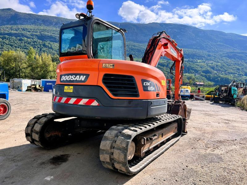 Doosan DX85R-3 PELLE A CHENILLES 8,5T PELLE A CHENILLES 8,5T - 履带式挖掘机:图5 Doosan DX85R-3 PELLE A CHENILLES 8,5T PELLE A CHENILLES 8,5T - 履带式挖掘机:图5