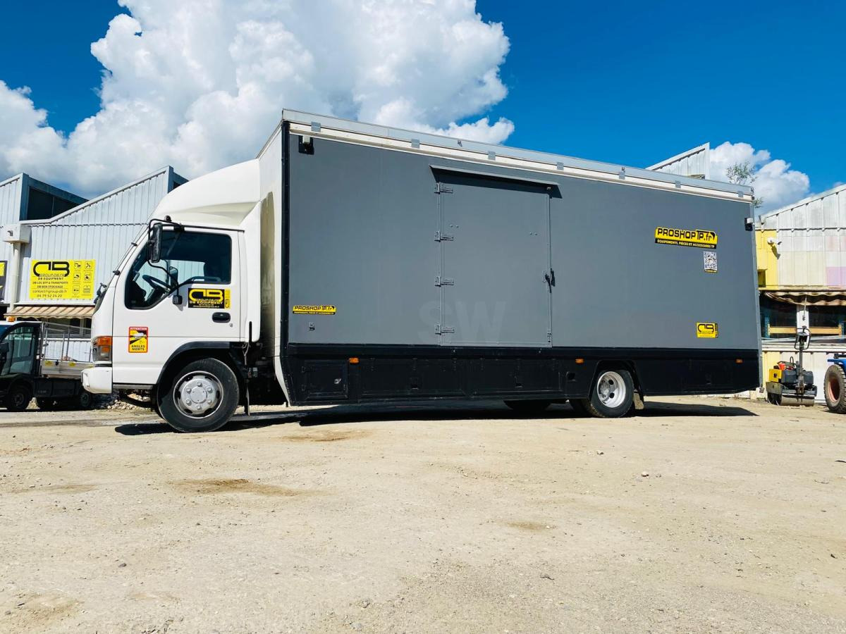 ISUZU Camion SÉRIE N AVEC 2 STRUCTURES CHAPITEAUX - 厢式卡车:图2 ISUZU Camion SÉRIE N AVEC 2 STRUCTURES CHAPITEAUX - 厢式卡车:图2