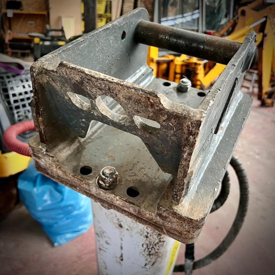 液压锤 Marteau brise roche hydraulique BRH pour pelle 2 a 4T：图9