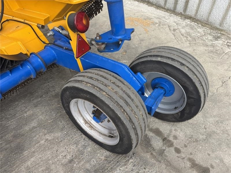 Bomford Triwing 6000 Topper - 甩刀式割草机/ 表土疏松机:图5 Bomford Triwing 6000 Topper - 甩刀式割草机/ 表土疏松机:图5