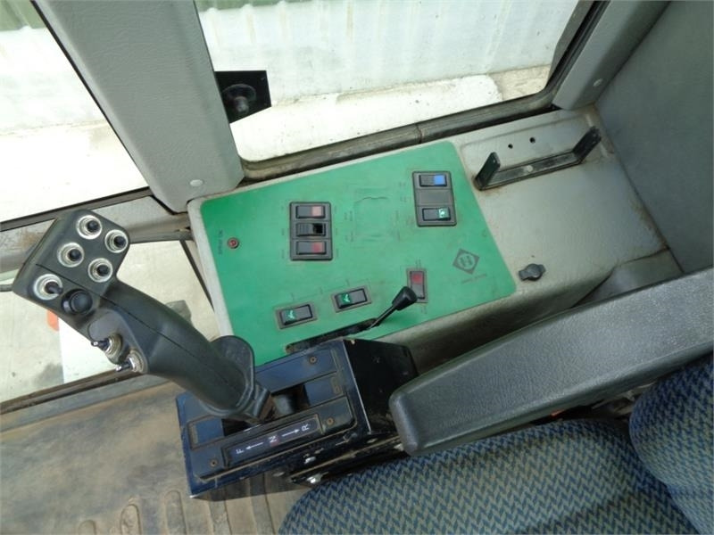 Househam Imp 28/24 M Self-Propelled Sprayer *Video Below* - 拖拉机悬挂式喷雾机:图5 Househam Imp 28/24 M Self-Propelled Sprayer *Video Below* - 拖拉机悬挂式喷雾机:图5