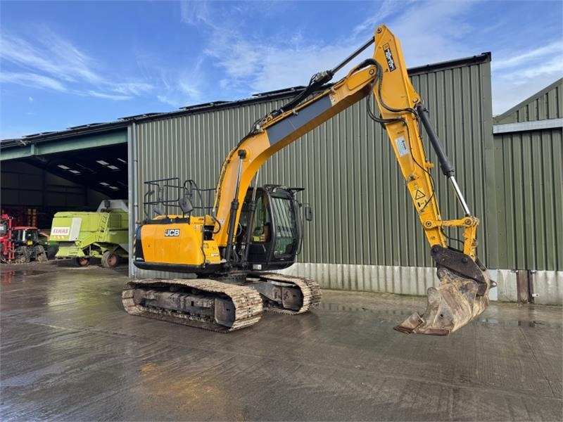 JCB JS 131 LC+ Excavator - 铰接式自卸车:图1 JCB JS 131 LC+ Excavator - 铰接式自卸车:图1