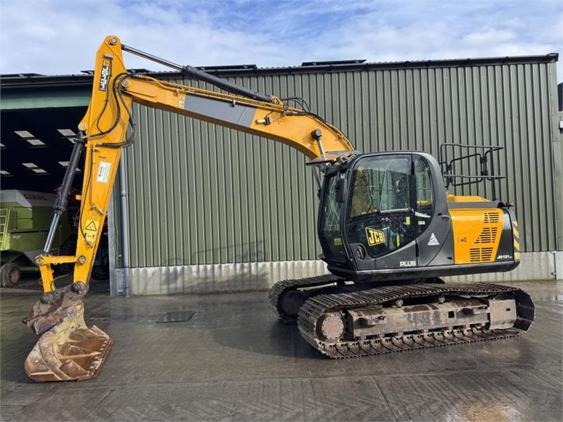 JCB JS 131 LC+ Excavator - 铰接式自卸车:图3 JCB JS 131 LC+ Excavator - 铰接式自卸车:图3