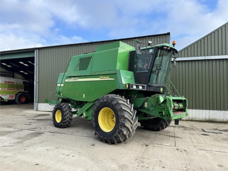 John Deere 1550 WTS c/w 620R Header - 收割机附件:图1 John Deere 1550 WTS c/w 620R Header - 收割机附件:图1