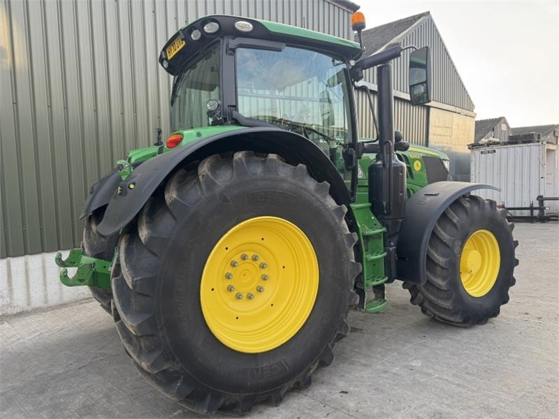 John Deere 6215R Command Pro **Ultimate Edition**Front PTO** - 拖拉机:图4 John Deere 6215R Command Pro **Ultimate Edition**Front PTO** - 拖拉机:图4