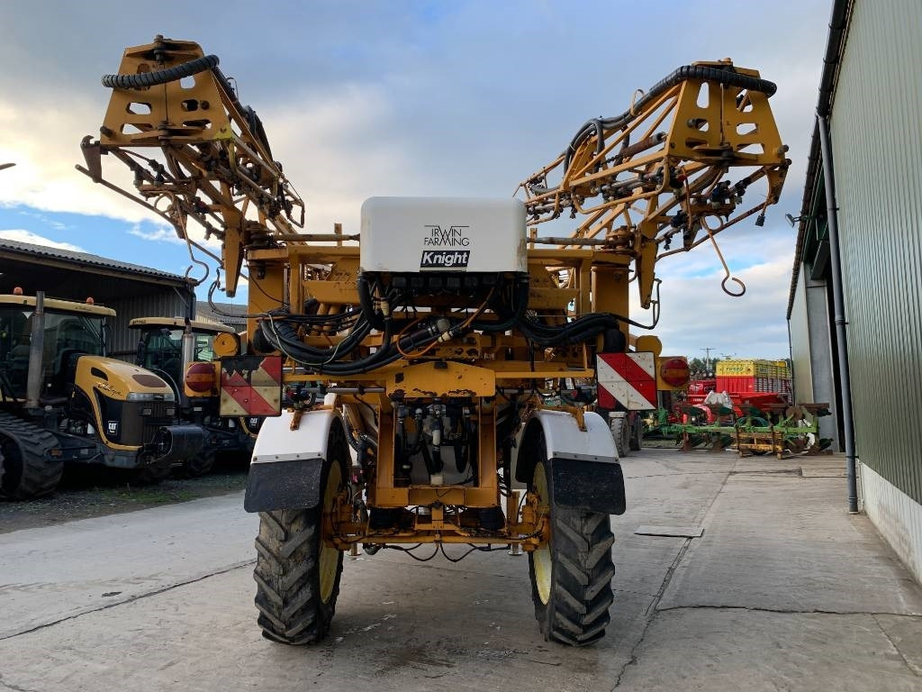 Knight 28 Meter 3800 Litre Trailed Sprayer - 牵引式喷雾机:图3 Knight 28 Meter 3800 Litre Trailed Sprayer - 牵引式喷雾机:图3