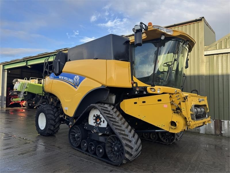 New Holland CR9070 c/w 30ft Varifeed Header - 收割机附件:图3 New Holland CR9070 c/w 30ft Varifeed Header - 收割机附件:图3