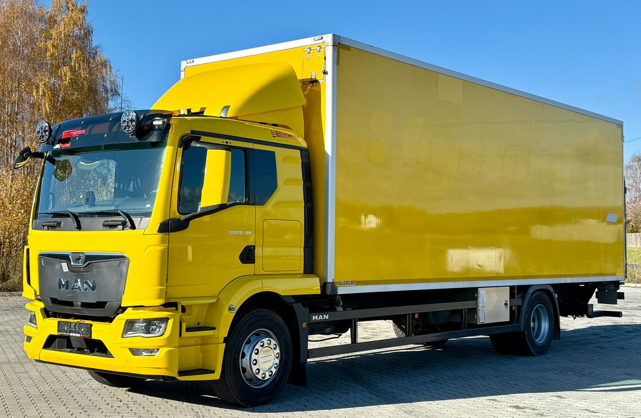 MAN 18.320 / IZOTERMA / GRZANA / WINDA / 20 EUROPALET / AUTOMAT / 170 TYŚ KM / 2021 R / SYPIALKA / CAŁY NA PODUSZKACH / SPROWADZONY / JAK NOWY - 等温卡车:图2 MAN 18.320 / IZOTERMA / GRZANA / WINDA / 20 EUROPALET / AUTOMAT / 170 TYŚ KM / 2021 R / SYPIALKA / CAŁY NA PODUSZKACH / SPROWADZONY / JAK NOWY - 等温卡车:图2