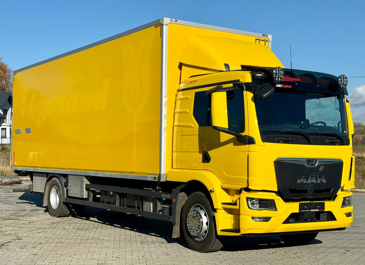 MAN 18.320 / IZOTERMA / GRZANA / WINDA / 20 EUROPALET / AUTOMAT / 170 TYŚ KM / 2021 R / SYPIALKA / CAŁY NA PODUSZKACH / SPROWADZONY / JAK NOWY - 等温卡车:图1 MAN 18.320 / IZOTERMA / GRZANA / WINDA / 20 EUROPALET / AUTOMAT / 170 TYŚ KM / 2021 R / SYPIALKA / CAŁY NA PODUSZKACH / SPROWADZONY / JAK NOWY - 等温卡车:图1