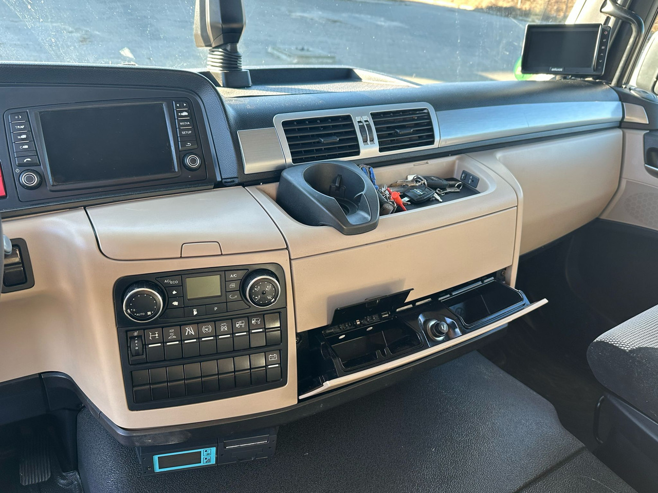 冷藏车 MAN TGM 18.290 / CHŁODNIA / WINDA / 18 EUROPALET / NISKI PRZEBIEG / AUTOMAT/ DRUKARKA / SYPIALKA / 2018 ROK / THERMO KING 1200：图15