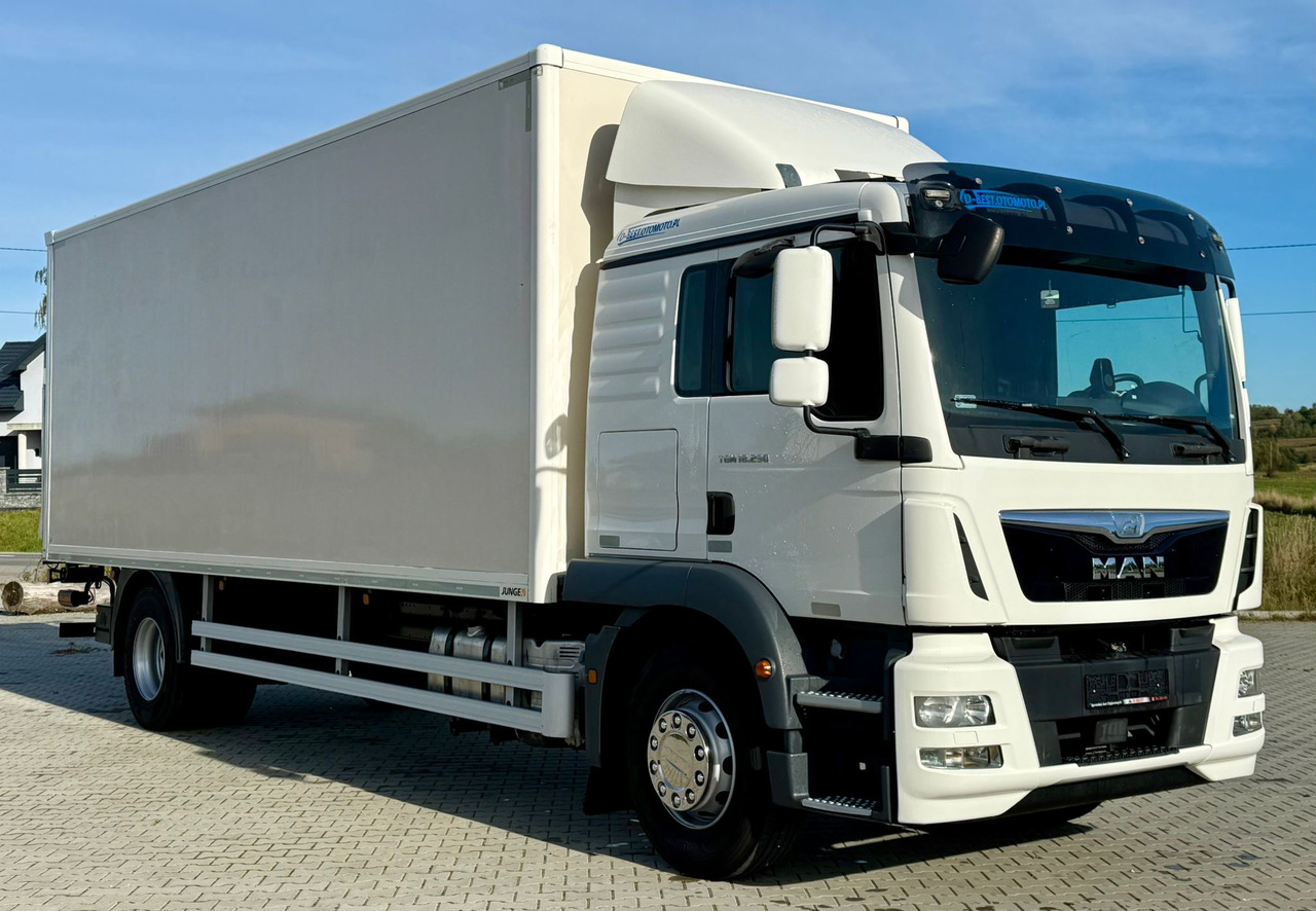 MAN TGM 18.290 / KONTENER / WINDA / 18 PALET / SYPIALKA / AUTOMAT / EURO 6 / 9 260 KG ŁADOWNOŚCI - 厢式卡车:图1 MAN TGM 18.290 / KONTENER / WINDA / 18 PALET / SYPIALKA / AUTOMAT / EURO 6 / 9 260 KG ŁADOWNOŚCI - 厢式卡车:图1