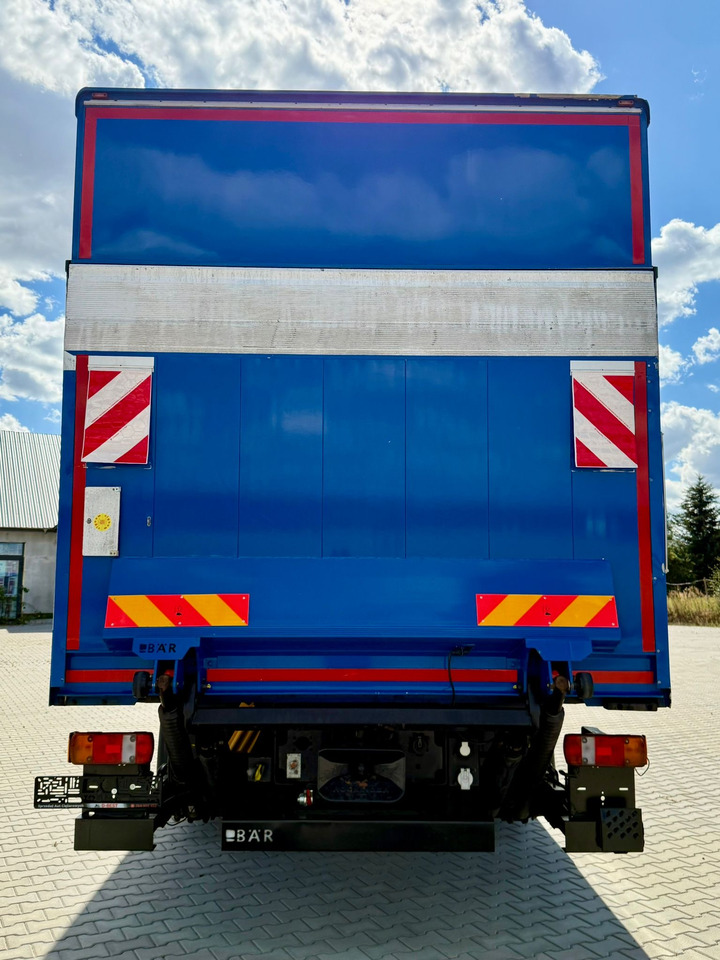 MAN TGX 26.420 / KONTENER / WINDA / 8.5 M DŁUGOŚCI / 21 EUROPALET / 6x2 / 3 OŚ PODNOSZONA I SKRĘTNA / ŁADOWNOŚĆ 14 415 KG / 2018 ROK / Z NIEMIEC - 厢式卡车:图4 MAN TGX 26.420 / KONTENER / WINDA / 8.5 M DŁUGOŚCI / 21 EUROPALET / 6x2 / 3 OŚ PODNOSZONA I SKRĘTNA / ŁADOWNOŚĆ 14 415 KG / 2018 ROK / Z NIEMIEC - 厢式卡车:图4