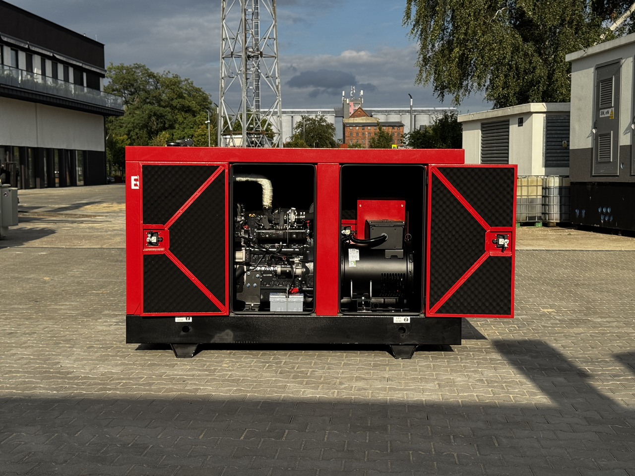 IVECO 30 kVA / 24 kW - 发电机组:图4 IVECO 30 kVA / 24 kW - 发电机组:图4