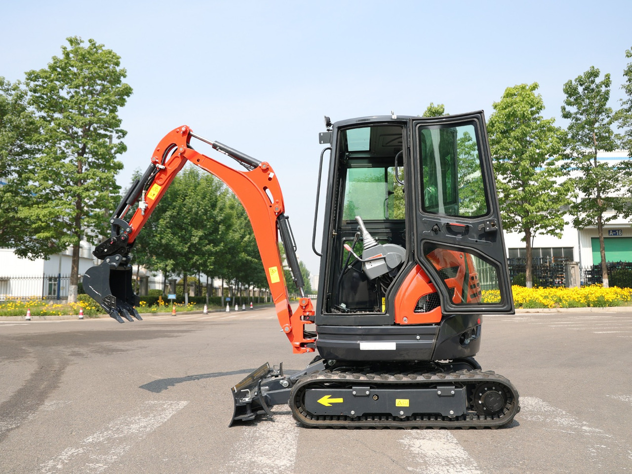 KUBOTA Diesel Mini excavator 2.5 Ton - Müller Machinery MB 25 Plus - VKSH - 小型挖掘机:图2 KUBOTA Diesel Mini excavator 2.5 Ton - Müller Machinery MB 25 Plus - VKSH - 小型挖掘机:图2
