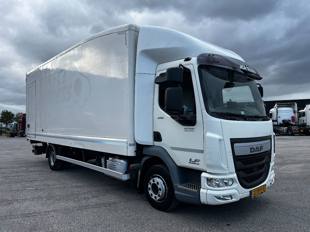 DAF LF 210 Euro 6, 12Ton - 厢式卡车:图2 DAF LF 210 Euro 6, 12Ton - 厢式卡车:图2