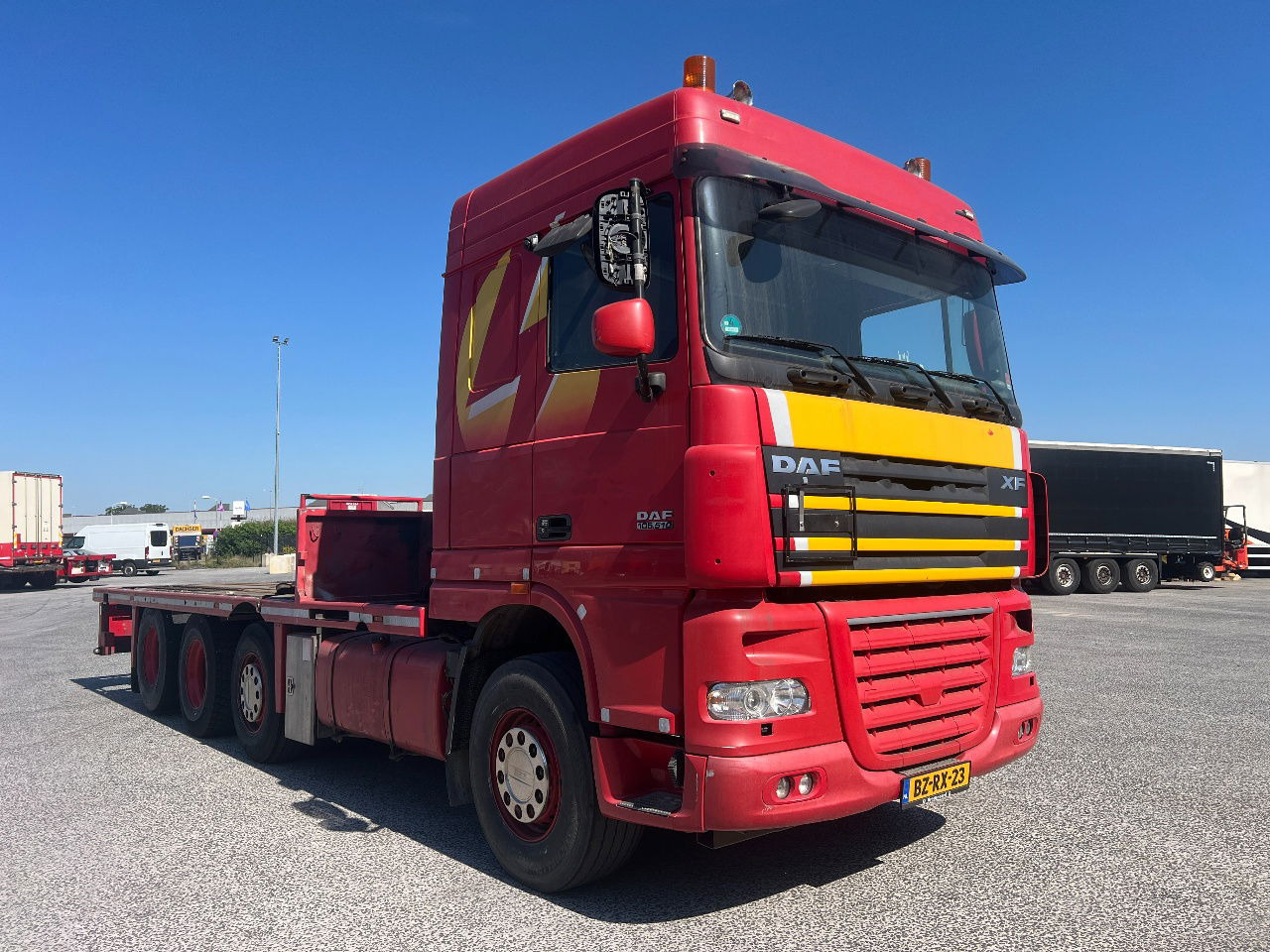 DAF XF 105.510 SC 8x2, Retarder - 栏板式/ 平板卡车:图2 DAF XF 105.510 SC 8x2, Retarder - 栏板式/ 平板卡车:图2